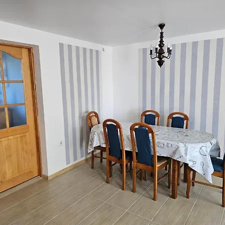 Nad Jeziorem Piaski Apartment *